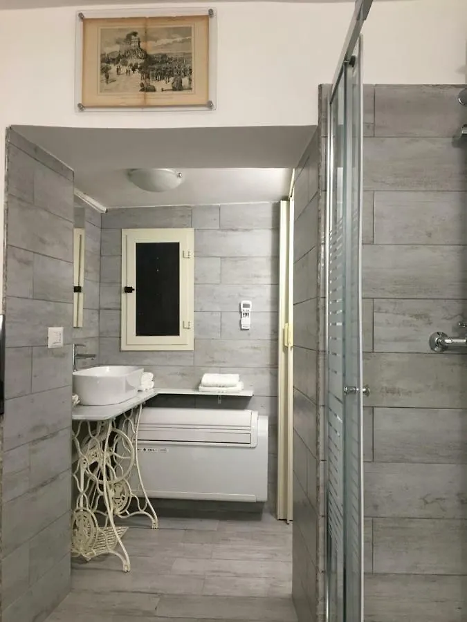 Via Tribunali 222 Small Holiday Home Naples Italy